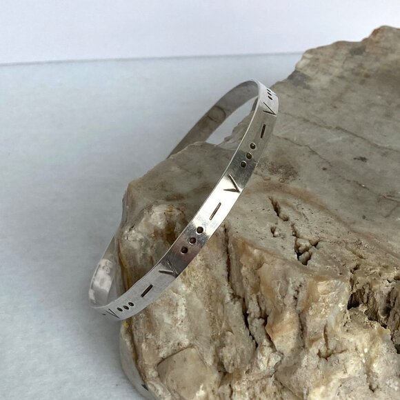 Sterling Silver 925 Round Stamped Pattern Etched Thin Bangle Bracelet 7.75" - Picture 11 of 16